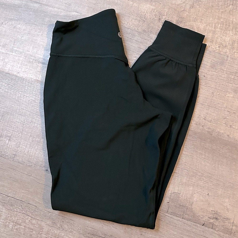 EUC lululemon Align jogger 25” in Rainforest Green sz 6